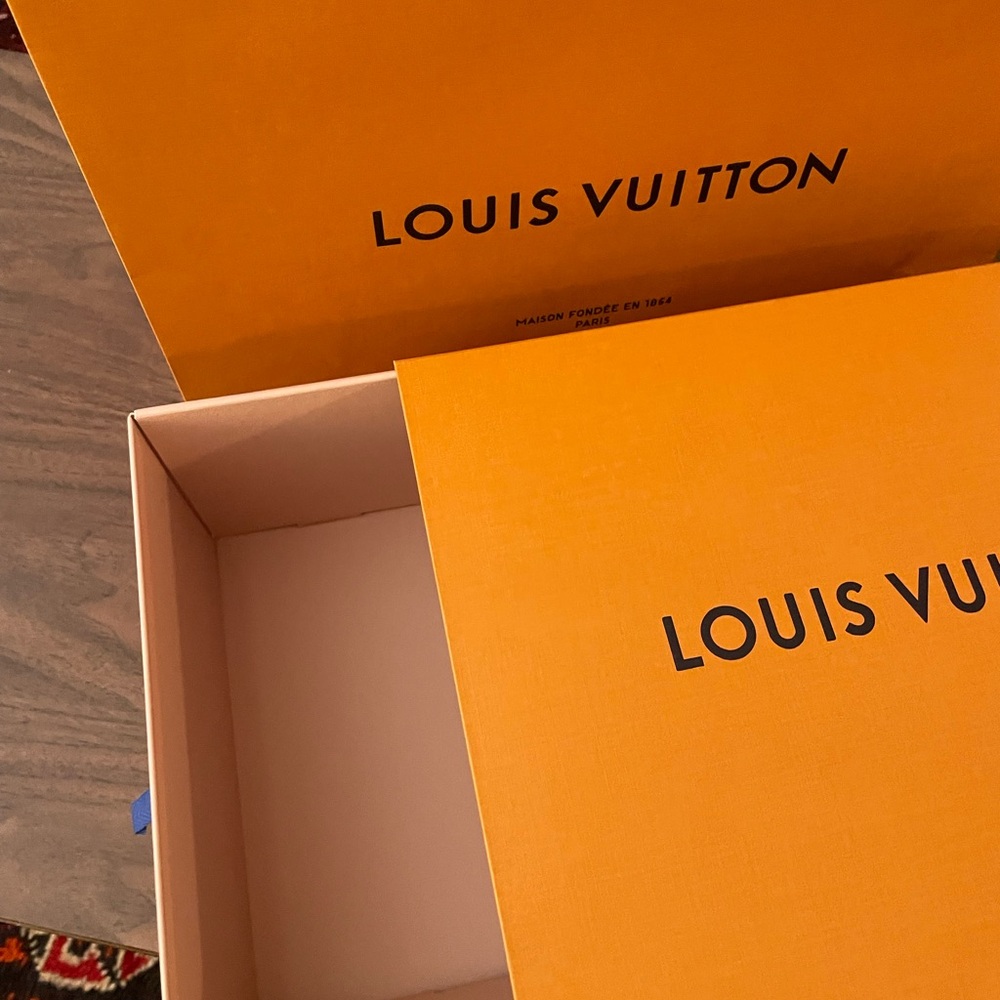 Louis Vuitton Signature Orange Set - Picture 2 of 8